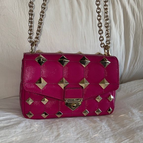 Michael Kors SoHo small quilted patent leather bag in wild berry (hot pink) - Picture 6 of 6